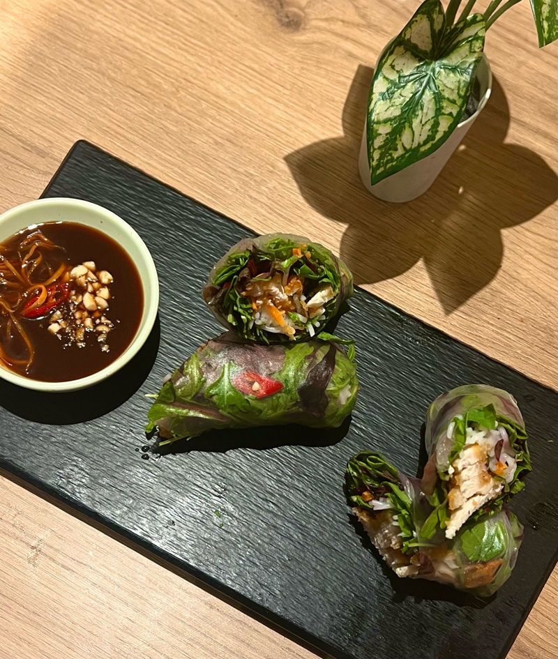 10.-GOI-CUON-friske-sommerruller-med-kylling_ 10. Goi Cuon Kylling - Billede 1