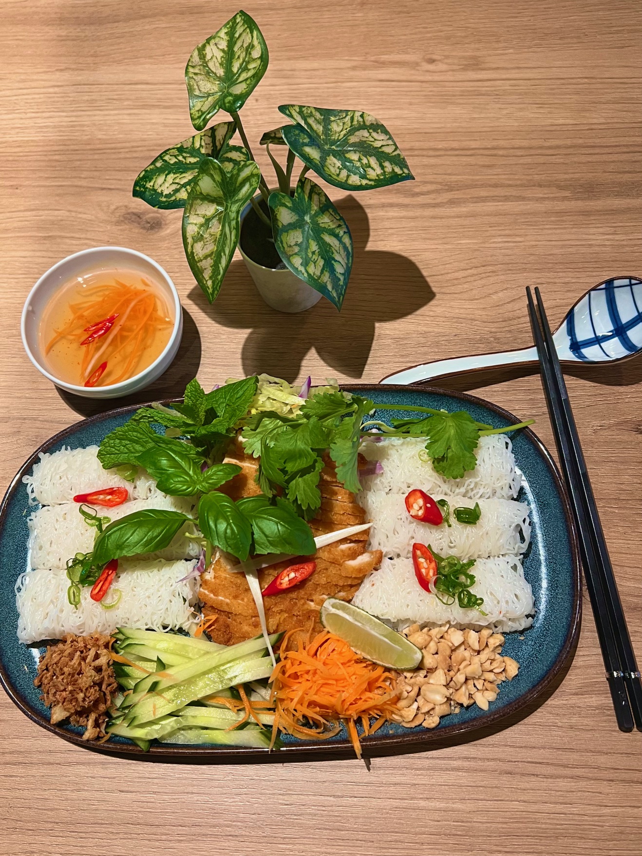 33. BANH HOI med kylling 33. Banh Hoi Kylling - Billede 1